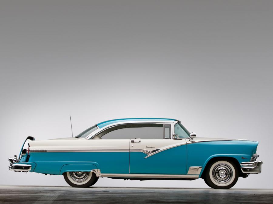  Ford Fairlane Victoria Hardtop Coupe 1956 года  (фото 36 из 49)